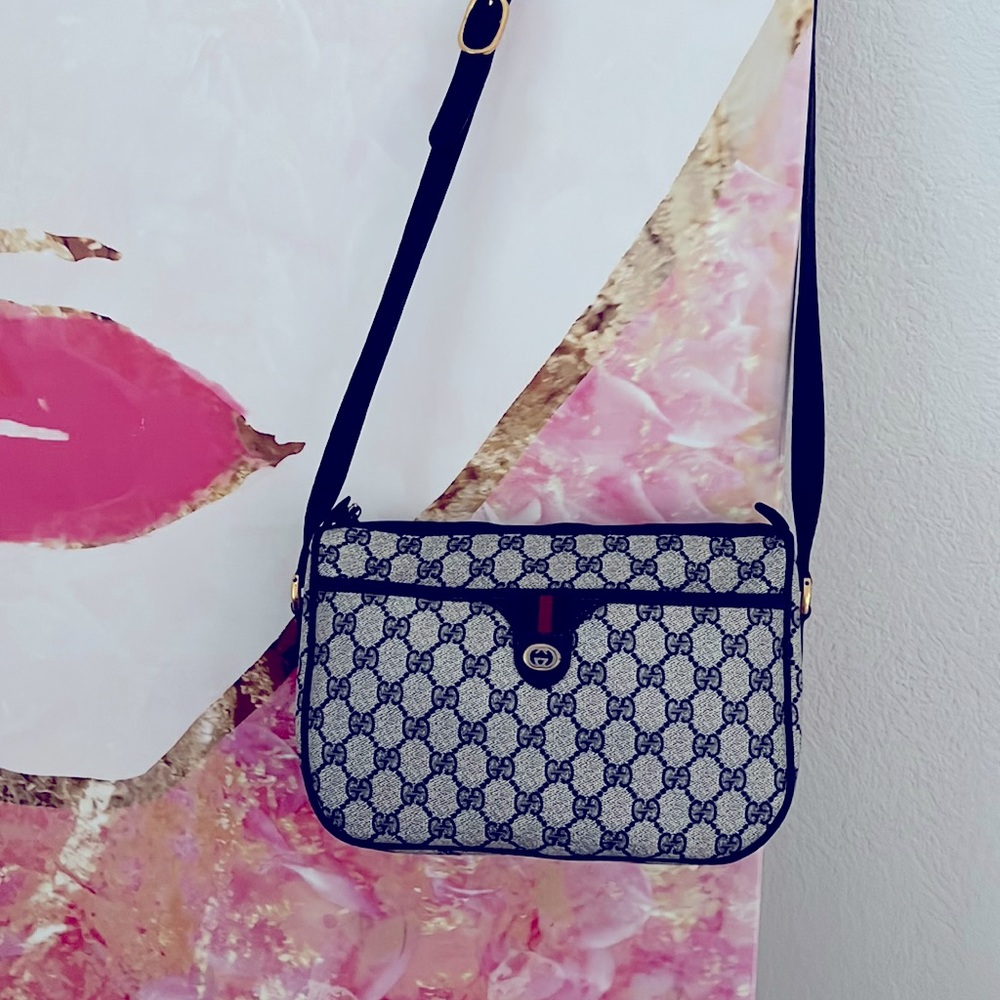 Gucci vintage cross body